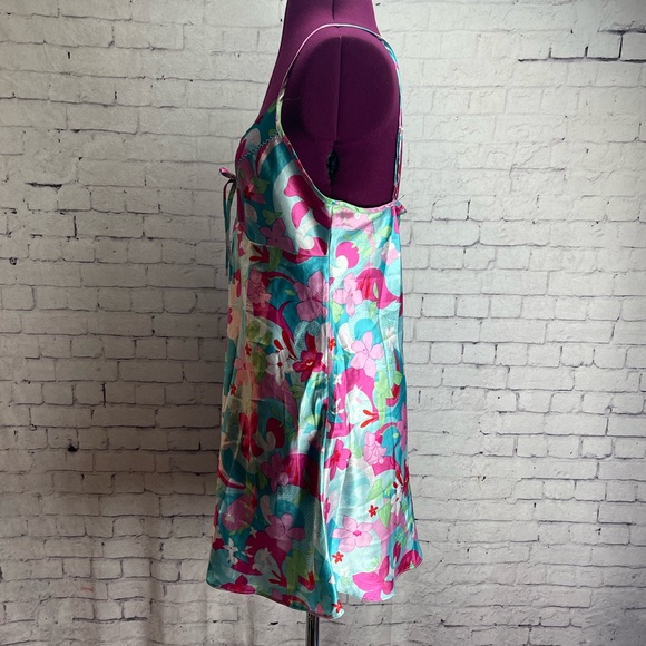 Kathryn size medium colorful short satin nightgown - Picture 3 of 4